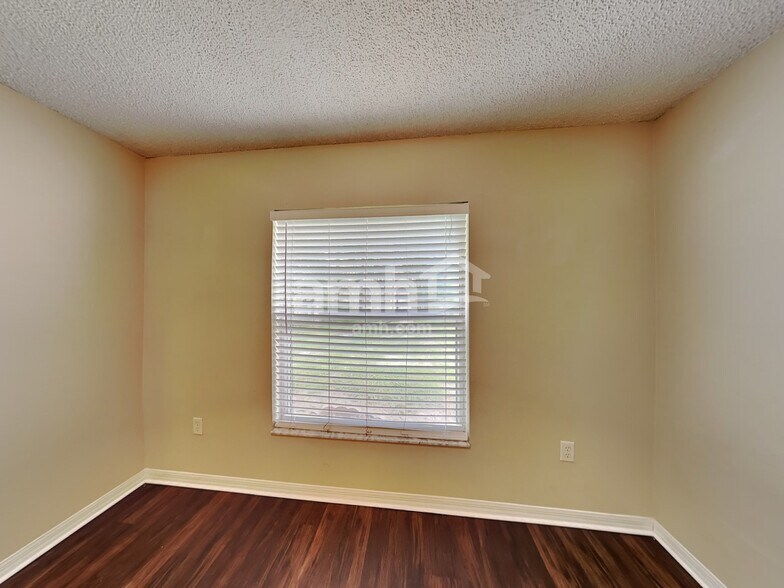 Building Photo - 635 Sedgewood Cir