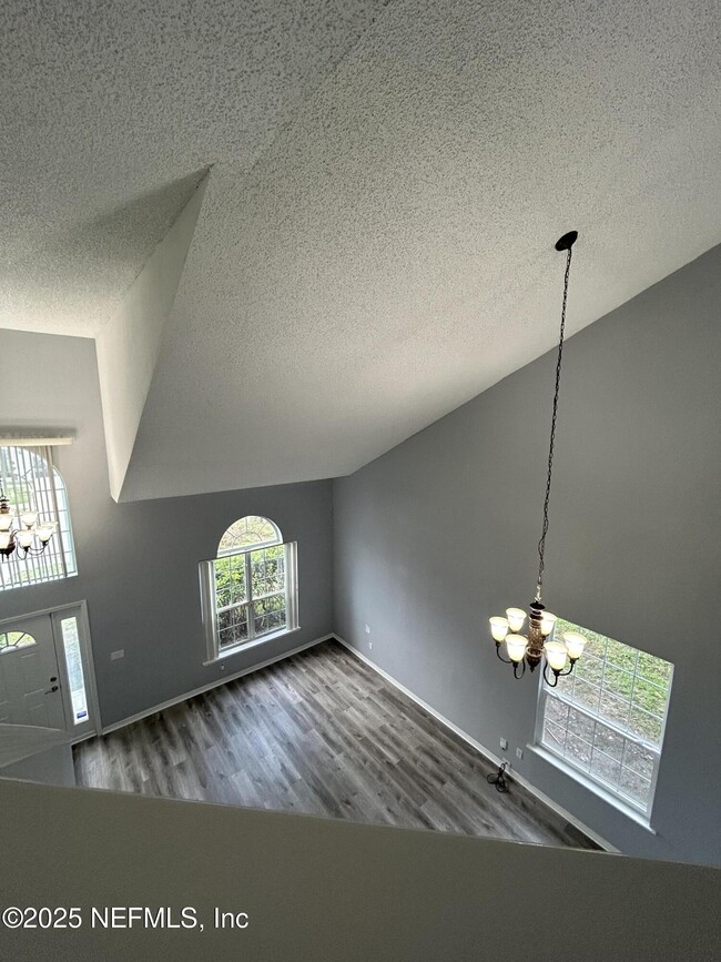 Building Photo - 10258 Meadow Point Dr