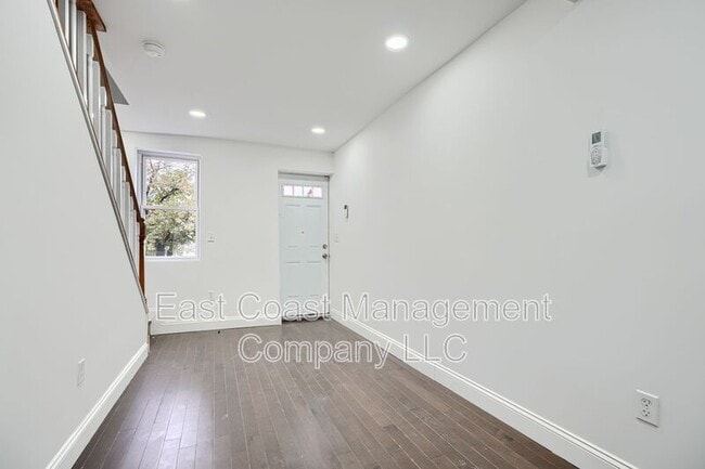 Building Photo - 515 Archer St