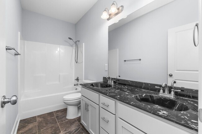 Building Photo - 3 bedroom 2 bathroom with a bonus room