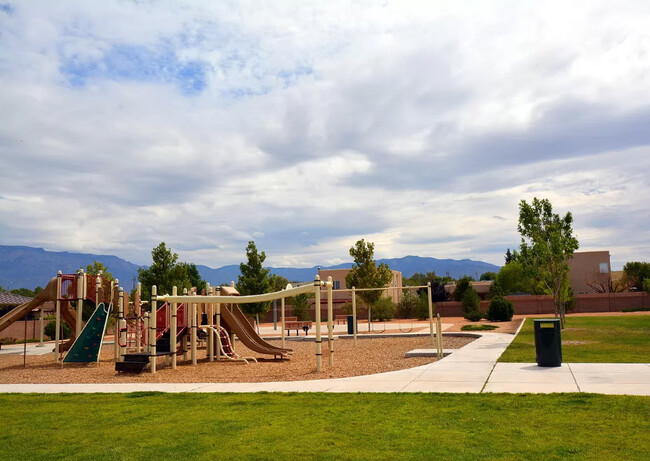 Building Photo - 6800 Vista Del Norte Dr NE