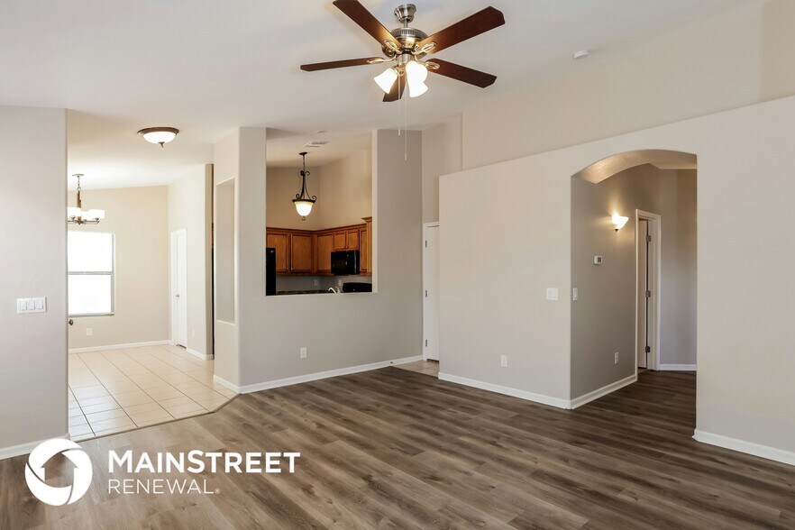 Building Photo - 1815 E Hamel Way