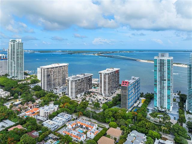 Building Photo - 1925 Brickell Ave