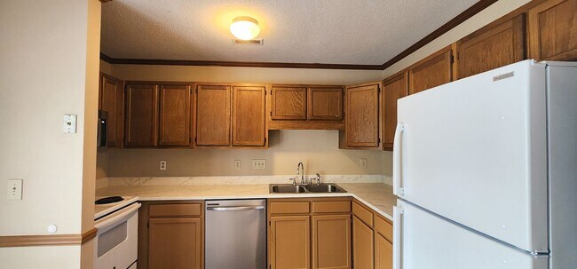 Building Photo - 5706 Chalmers Ct