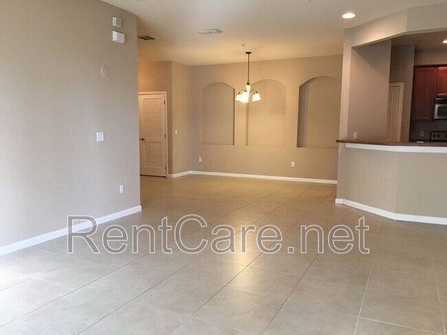 Building Photo - 3025 Greystone Loop