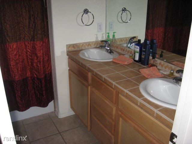 Building Photo - 2 br, 2.5 bath Townhome - Parkside Terrace