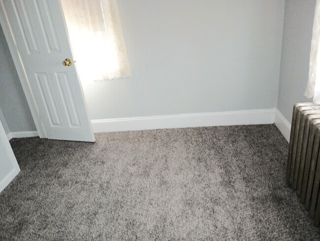 Building Photo - 865 Lancaster Ave