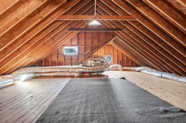 Building Photo - 14 Neptune Ave