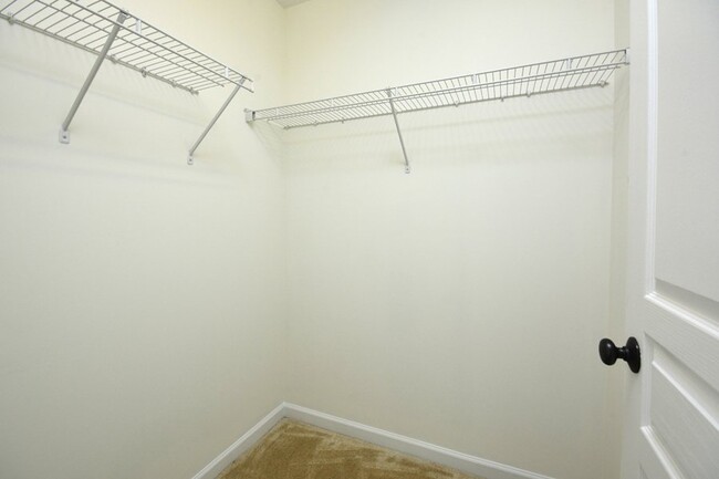 Building Photo - Townhome in Quiet Neighborhood