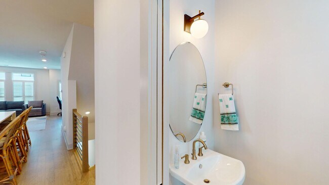 Building Photo - 1025 Wesley Terrace Ave - Elevated townhome living in the heart of Wesley Heights / FreeMoreWest