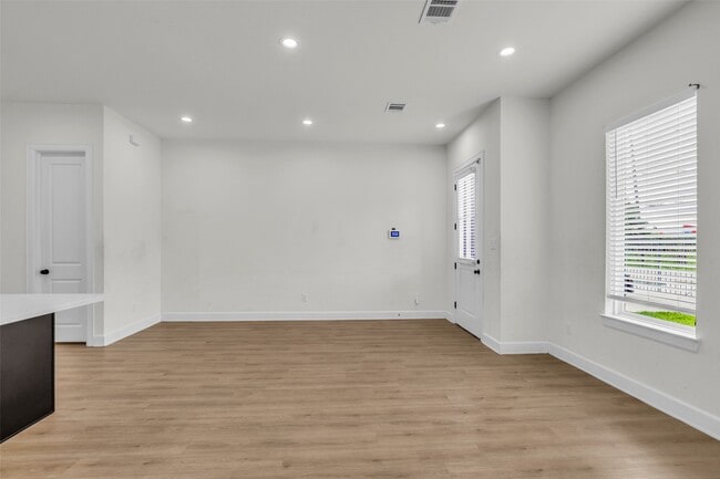 Building Photo - 3829 Goodhope St