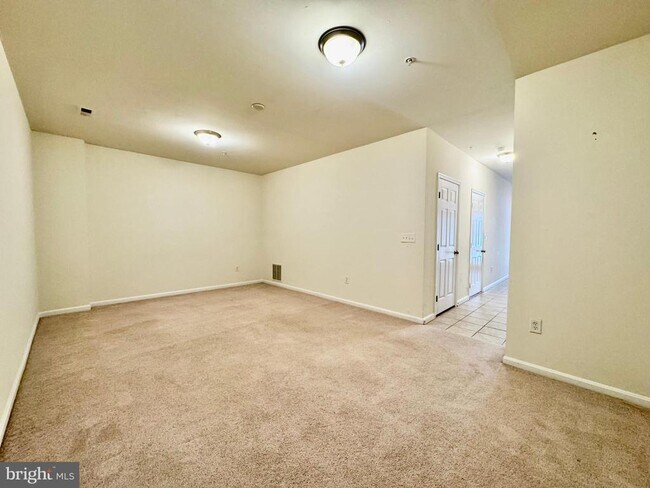 Building Photo - 3788 Bedford Dr