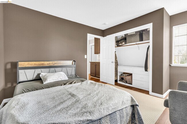 Building Photo - 2451 Cherry Hills Dr