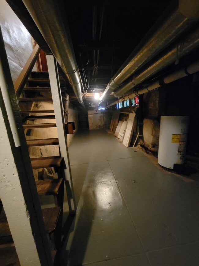 Building Photo - 562 Atlantic Ave