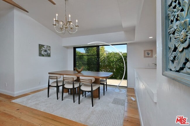 Building Photo - 2145 Linda Flora Dr