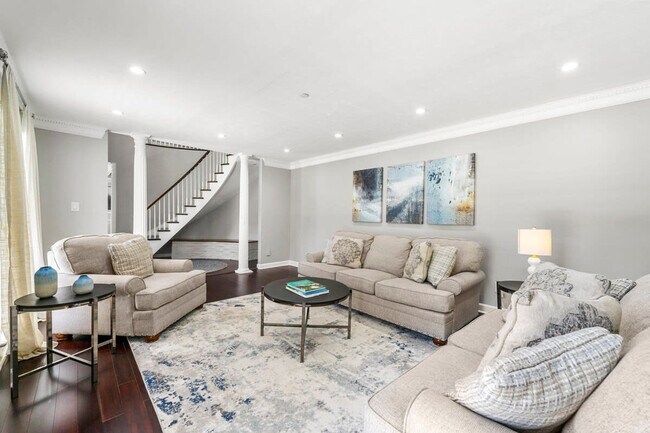 Building Photo - 441 Georgia 279-SI ID1019263P