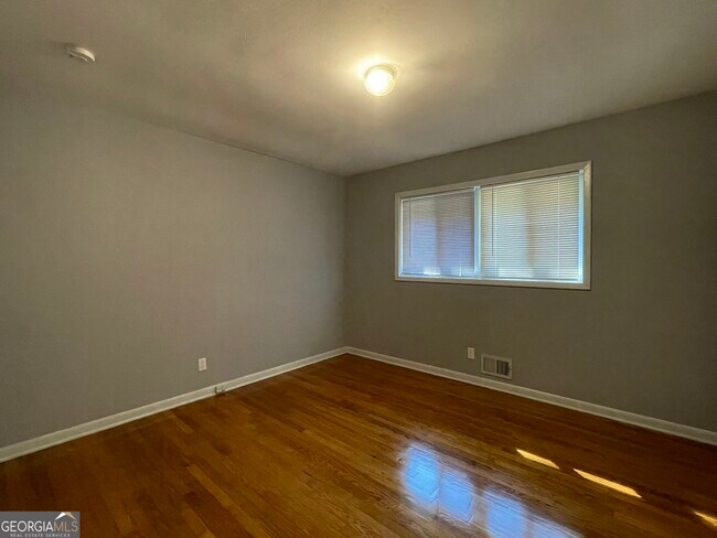 Building Photo - 2352 Arrow Cir