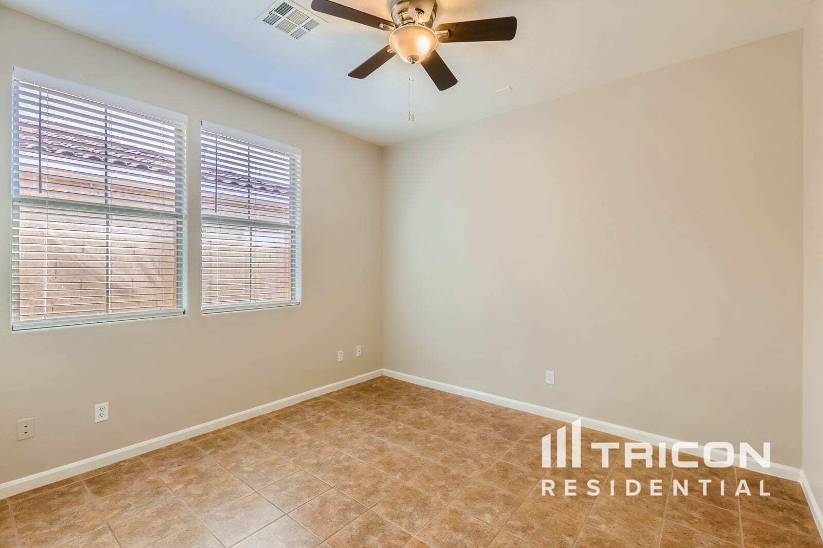 Building Photo - 13574 W Cypress St