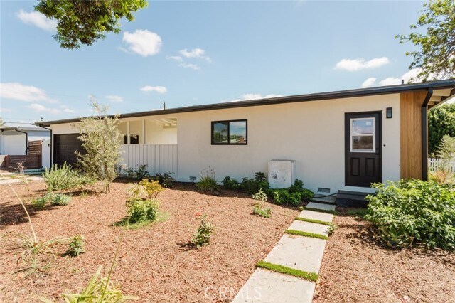 Building Photo - 6021 E Oakbrook St