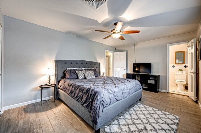 Building Photo - 6119 Reamer St