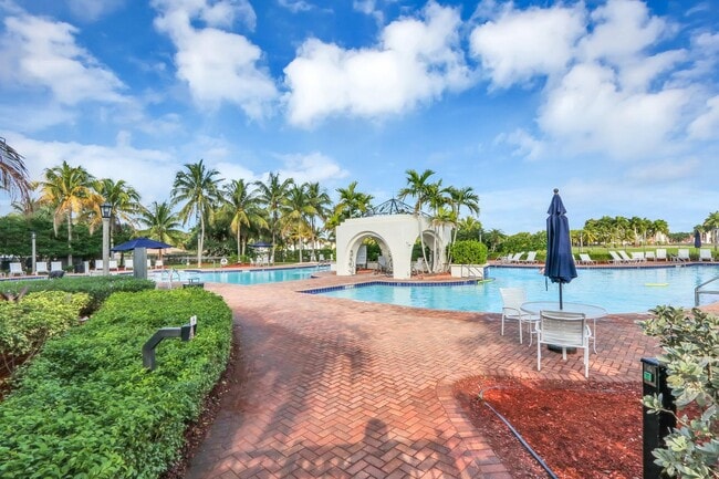 Building Photo - 3043 Hartridge Ter