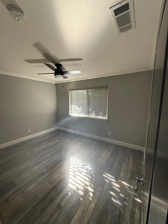 2739 Bdrm - 2739 Wilson Ave