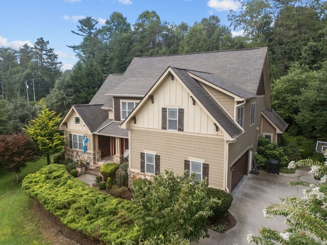 Building Photo - Spacious 3-Bedroom Home with Bonus Room & ...