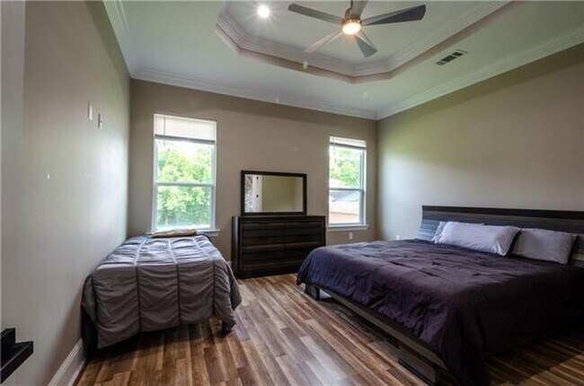Building Photo - Brand New Home!!