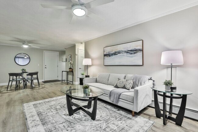 Building Photo - 5 Karen Cir