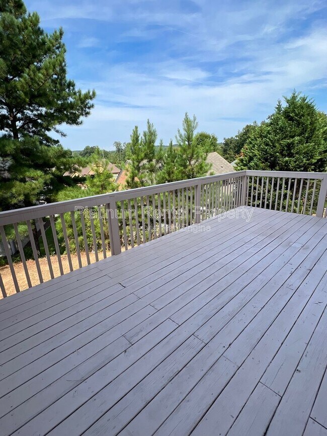 Building Photo - 5520 Viewpoint Ct