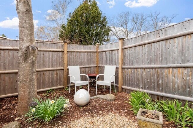 Building Photo - 34 High St