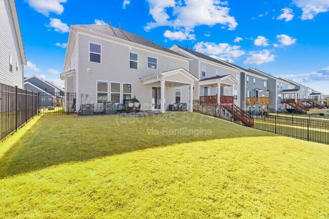 Building Photo - 104 Winterberry St