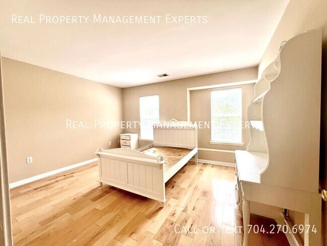 Building Photo - 840 Pelican Bay Dr
