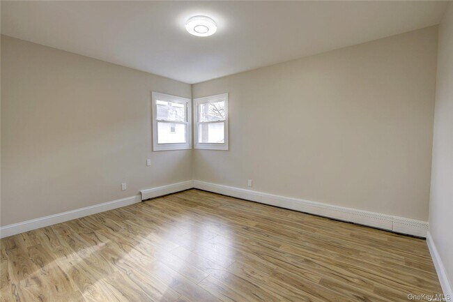 Building Photo - 207 Catherine Ave
