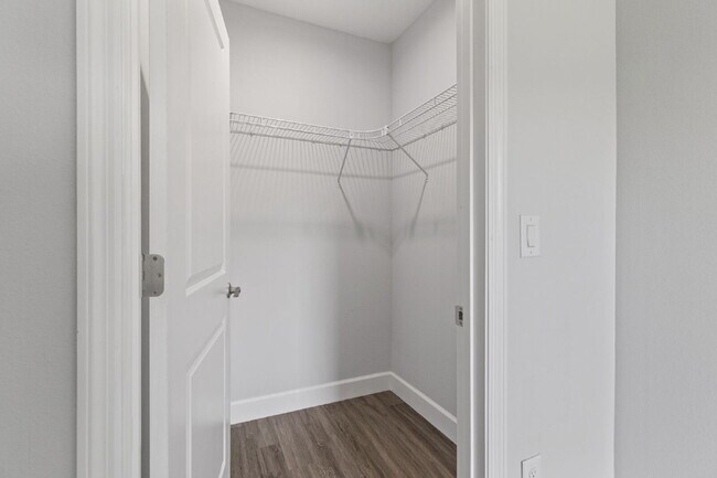 Building Photo - Spacious 3-Bedroom Duplex Oasis with 2 Full Baths in Port Charlotte – Your Ideal Retreat Awaits!