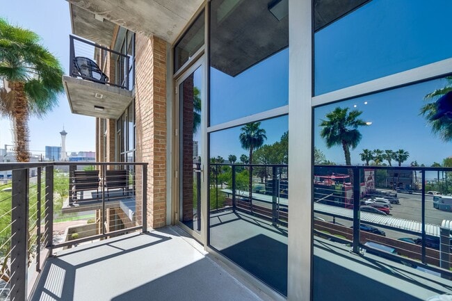 Building Photo - Juhl 345-City Views from this Spacious Deluxe Studio Residence