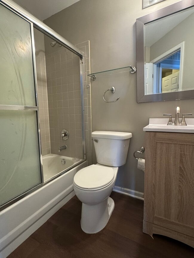 Building Photo - 1349 Orleans Dr