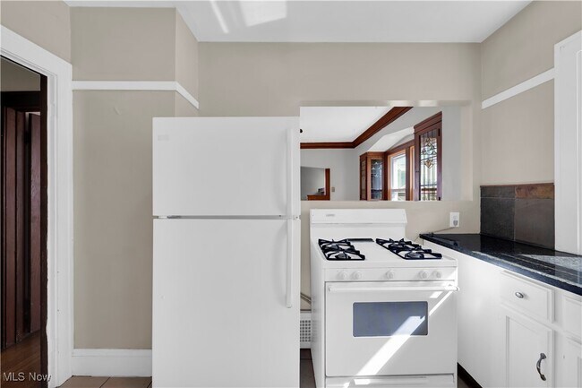 Building Photo - 3654 W 138th St