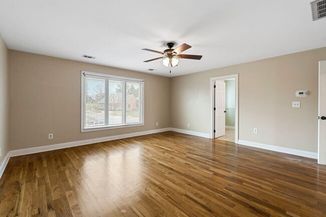 Building Photo - 1116 Shagbark Ln