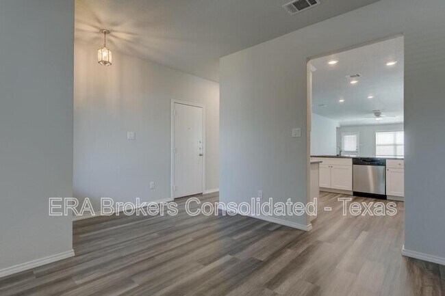 Building Photo - 242 Holland Pk