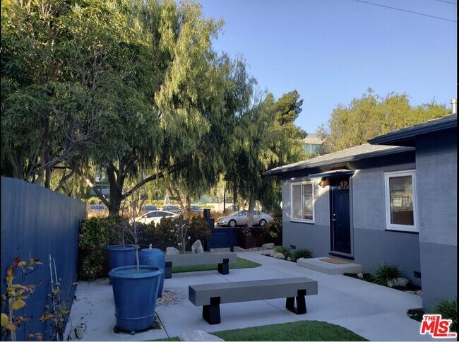 Primary Photo - 3032 Exposition Blvd