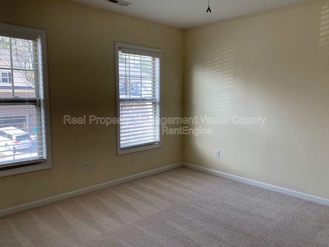 Building Photo - 512 Sandy Whispers Pl