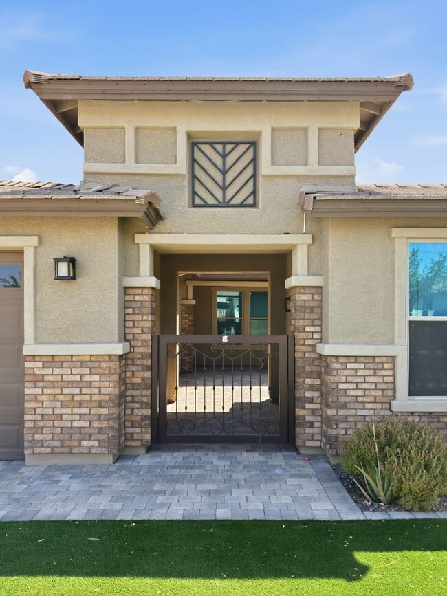 Building Photo - Luxury SMART HOME For Rent!