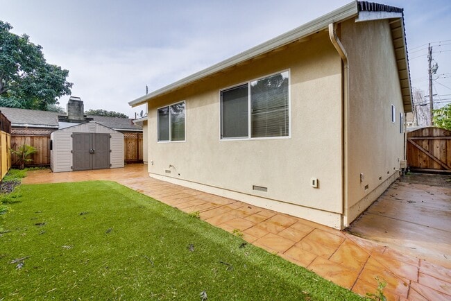 Building Photo - Beautiful 2 Bed/1 Bath Home only Blocks From Downtown Sunnyvale