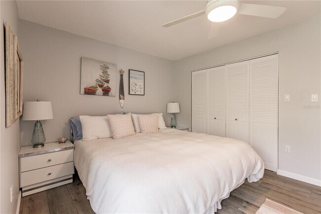 Building Photo - 1200 E Peppertree Ln