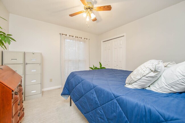 Building Photo - 28900 Deercroft Dr