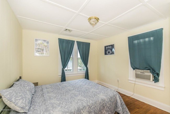 Building Photo - 105 Webb Ave