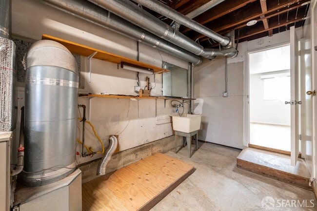 Building Photo - 85 Dorchester Dr