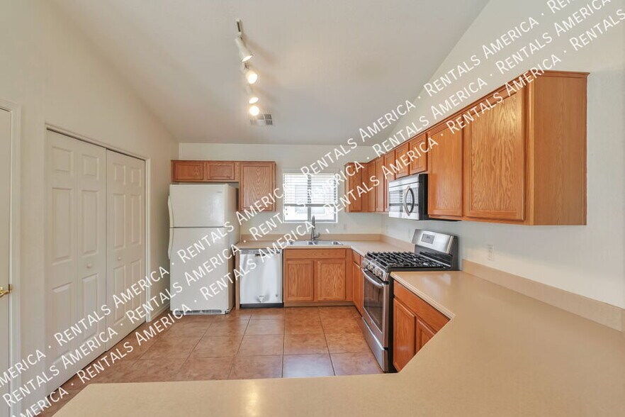 Building Photo - 7838 S Hidden Stone Ln