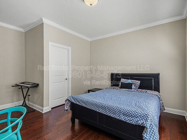 Building Photo - 8742 Whitehawk Hill Rd